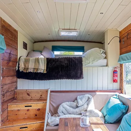 The Hoot Romantic Glamping Southwick  Exterior photo