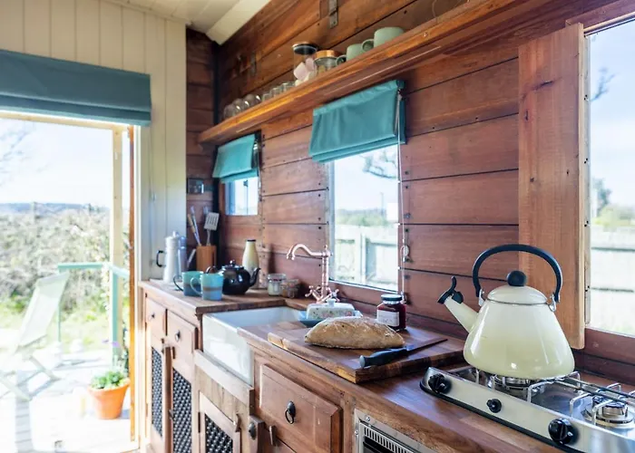 The Hoot Romantic Glamping